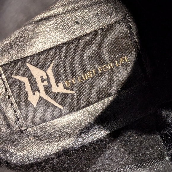 Lust for Life black faux suede booties size 7 - Picture 7 of 7